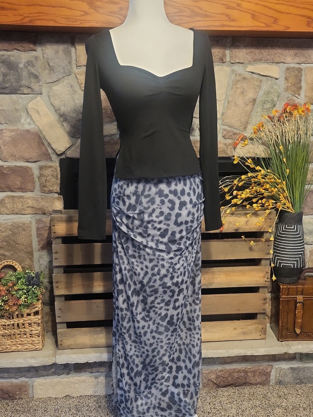 SHEIN Black Top with Gray Leopard-Print Maxi Skirt